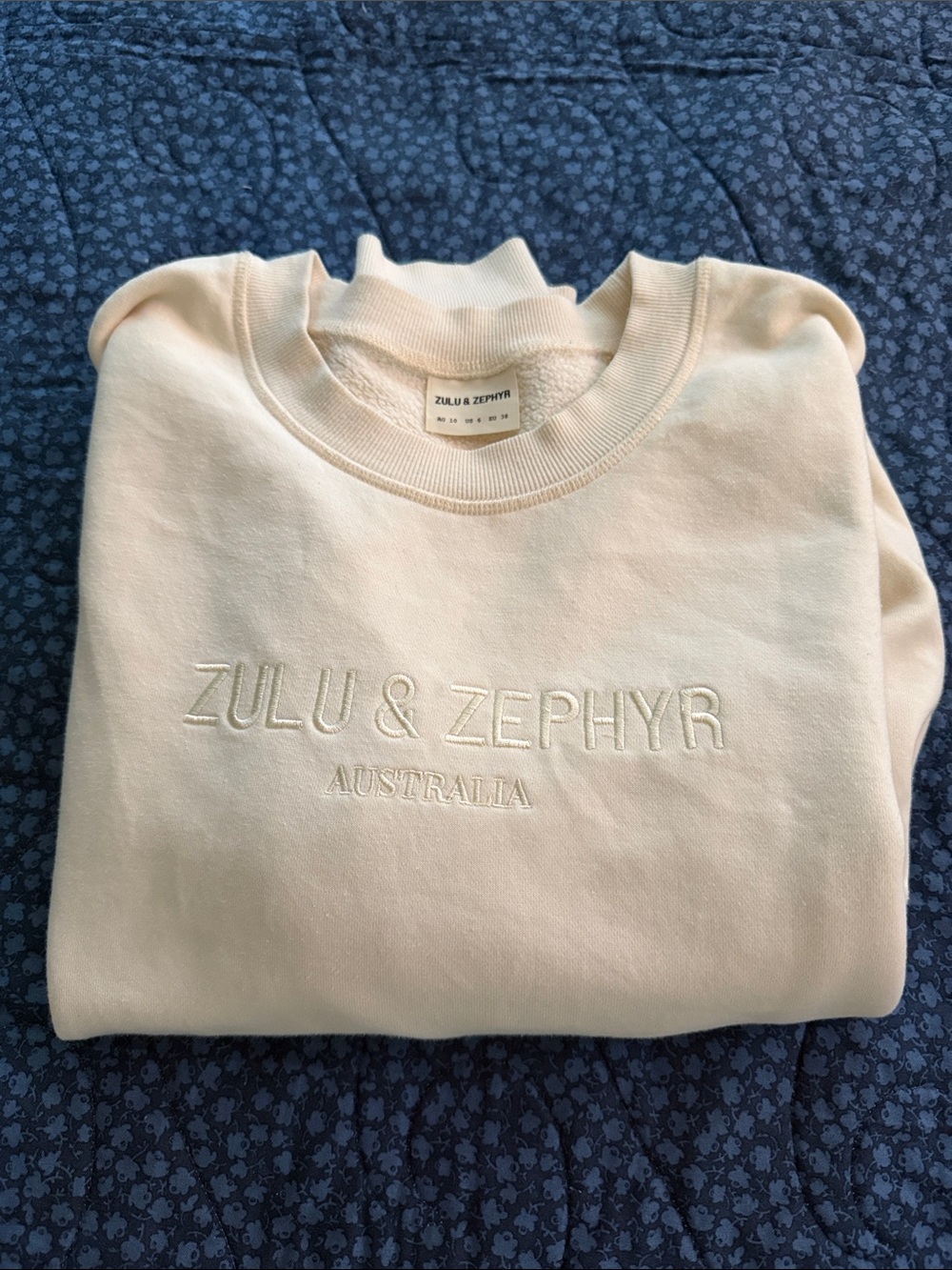 Zulu & Zephyr Australia Logo Crewneck Sweatshirt – Cream Minimalist oversized